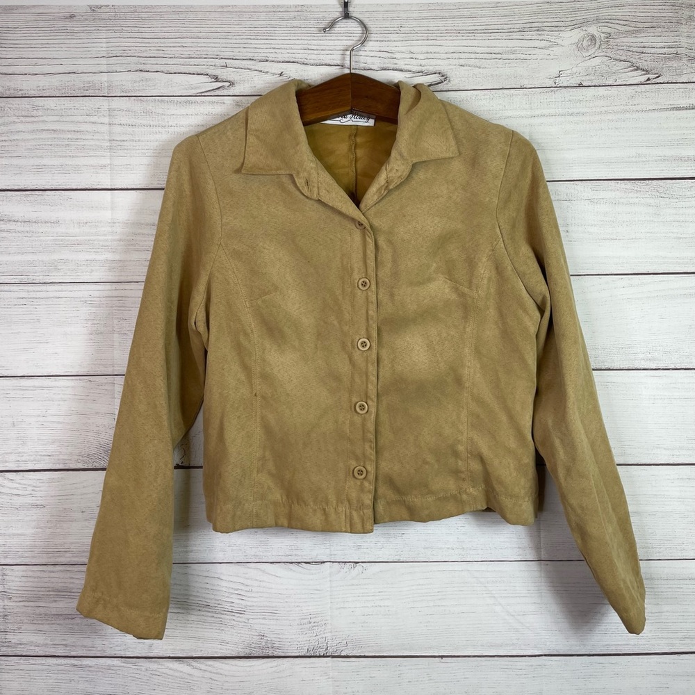 Women’s Victoria Holley Button Down Long Sleeve Collared Shirt